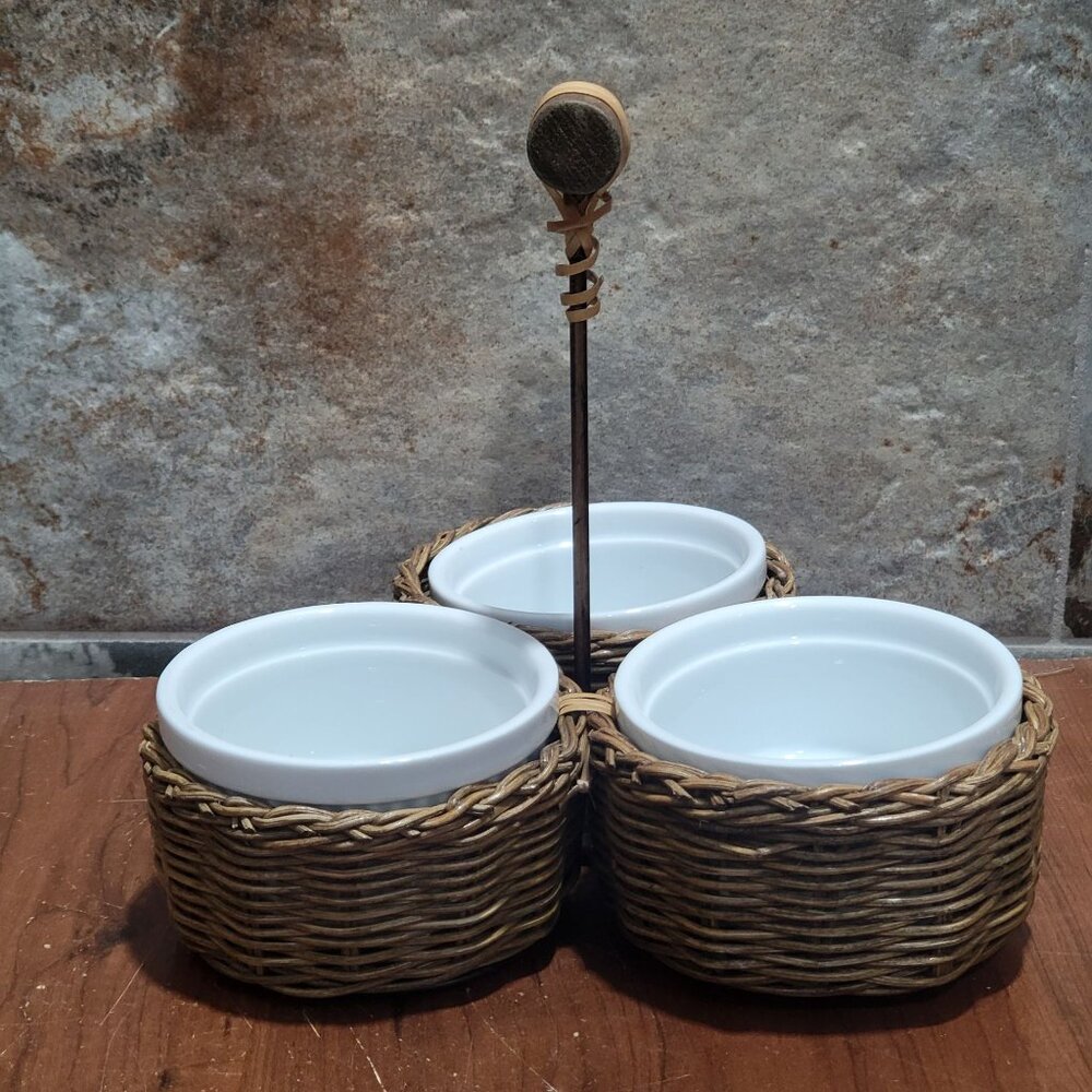 Woven Wicker Three Basket Condiment Sauce Basket 3 White Pier 1 Dipping Bowls